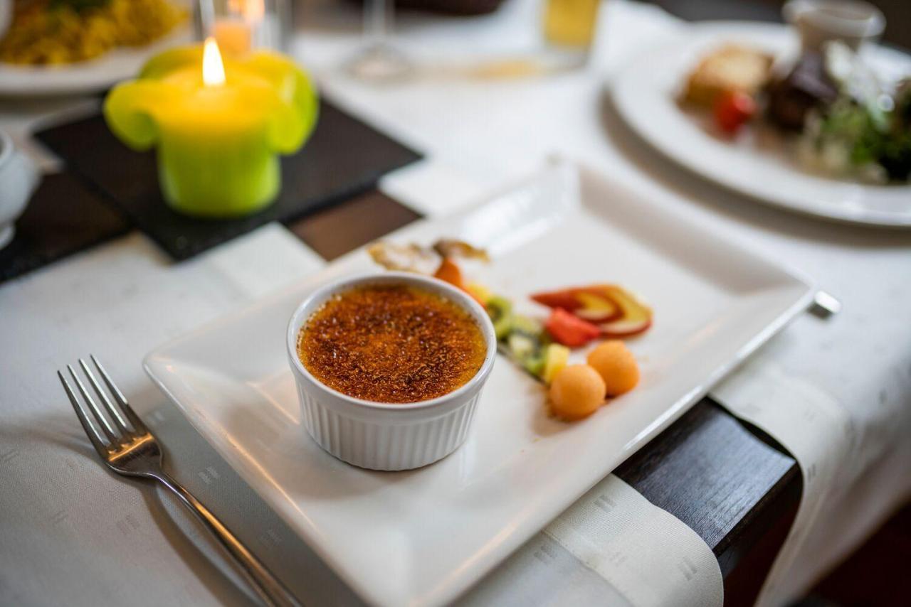 Hotel Restaurant Roemer Merzig Bagian luar foto