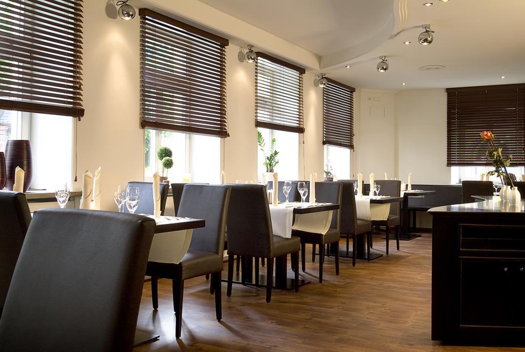 Hotel Restaurant Roemer Merzig Bagian luar foto