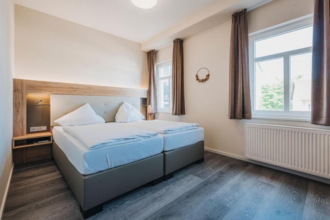 Hotel Restaurant Roemer Merzig Bagian luar foto