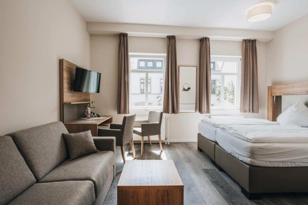 Hotel Restaurant Roemer Merzig Bagian luar foto